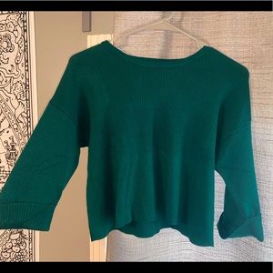 Green sweater 3/4 sleeves